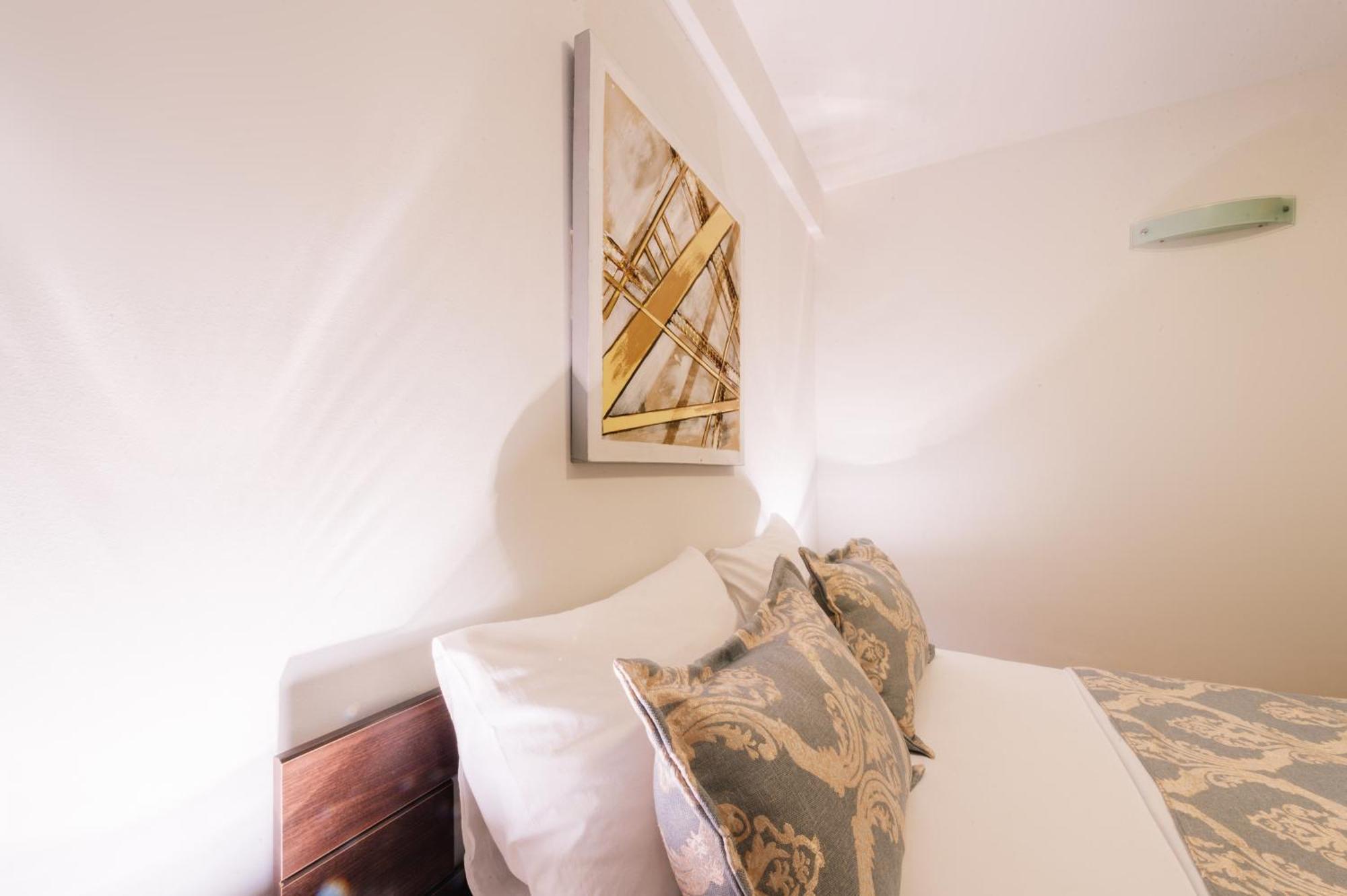 Irish House Medugorje Aparthotel Bilik gambar